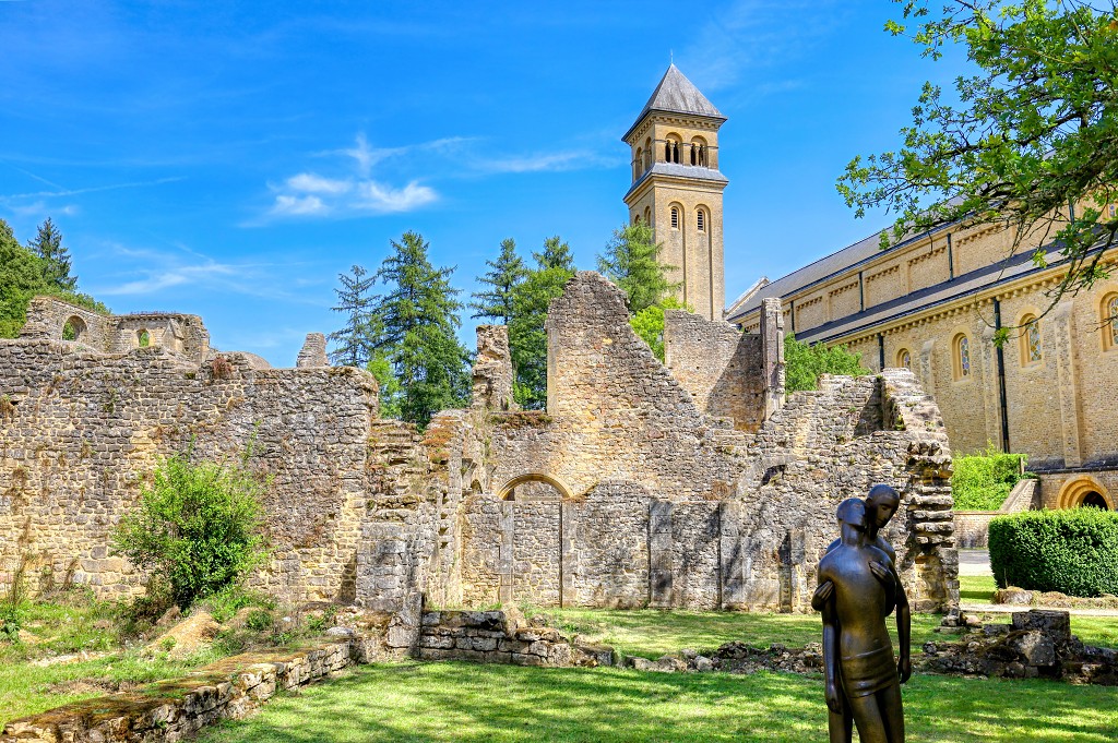 HDR Abbaye notre dame d'orval orval abdij religie reliogion belgie belgique kerk eglise abdijtuin abdijbier klooster ardennen kerkfotografie trappistenbier rooms katholiek